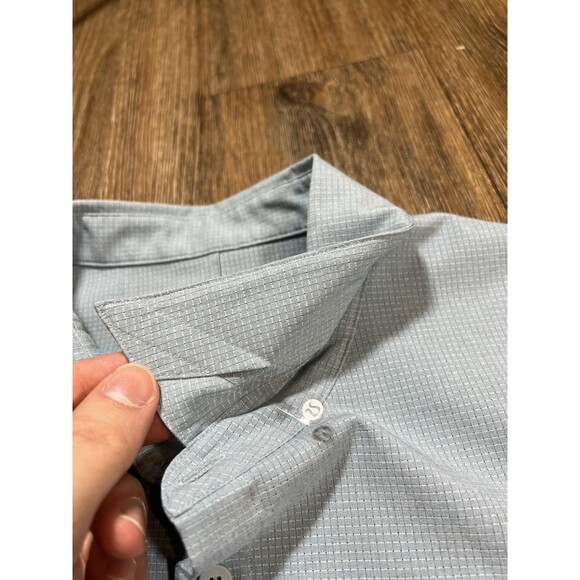 Lululemon Shirt Mens XL Blue Airing Easy Short Sleeve Button Up Stretch Casual - Picture 3 of 10